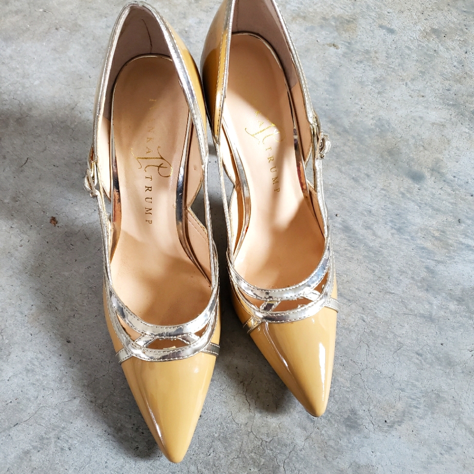 Ivanka Trump Black High Heel Pointed Toe, Light Tan/Silver, Size 6m
